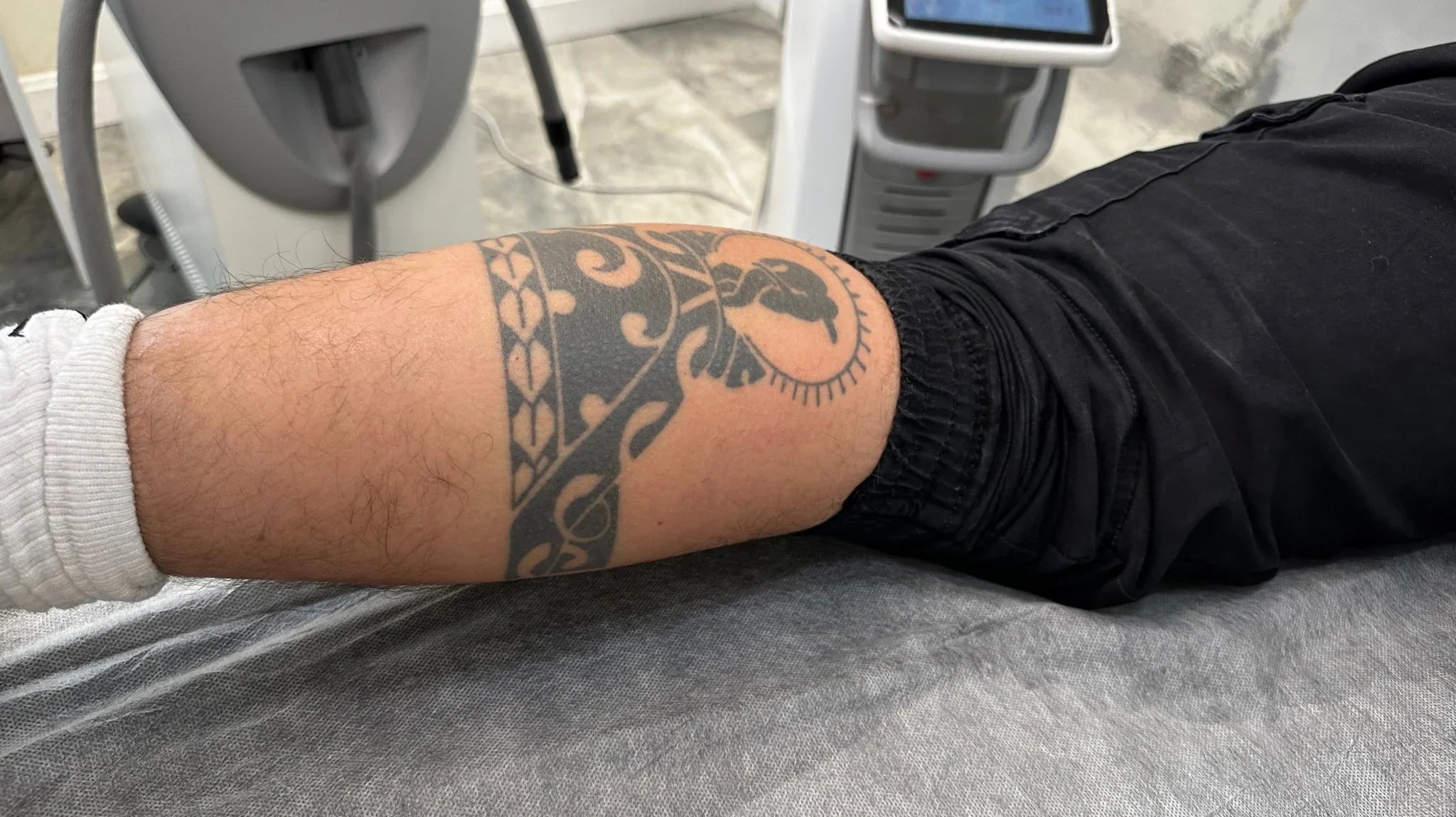מתחת לעור: ההשפעה הארוכה של קעקועים על הגוף - John Boy Tattoo