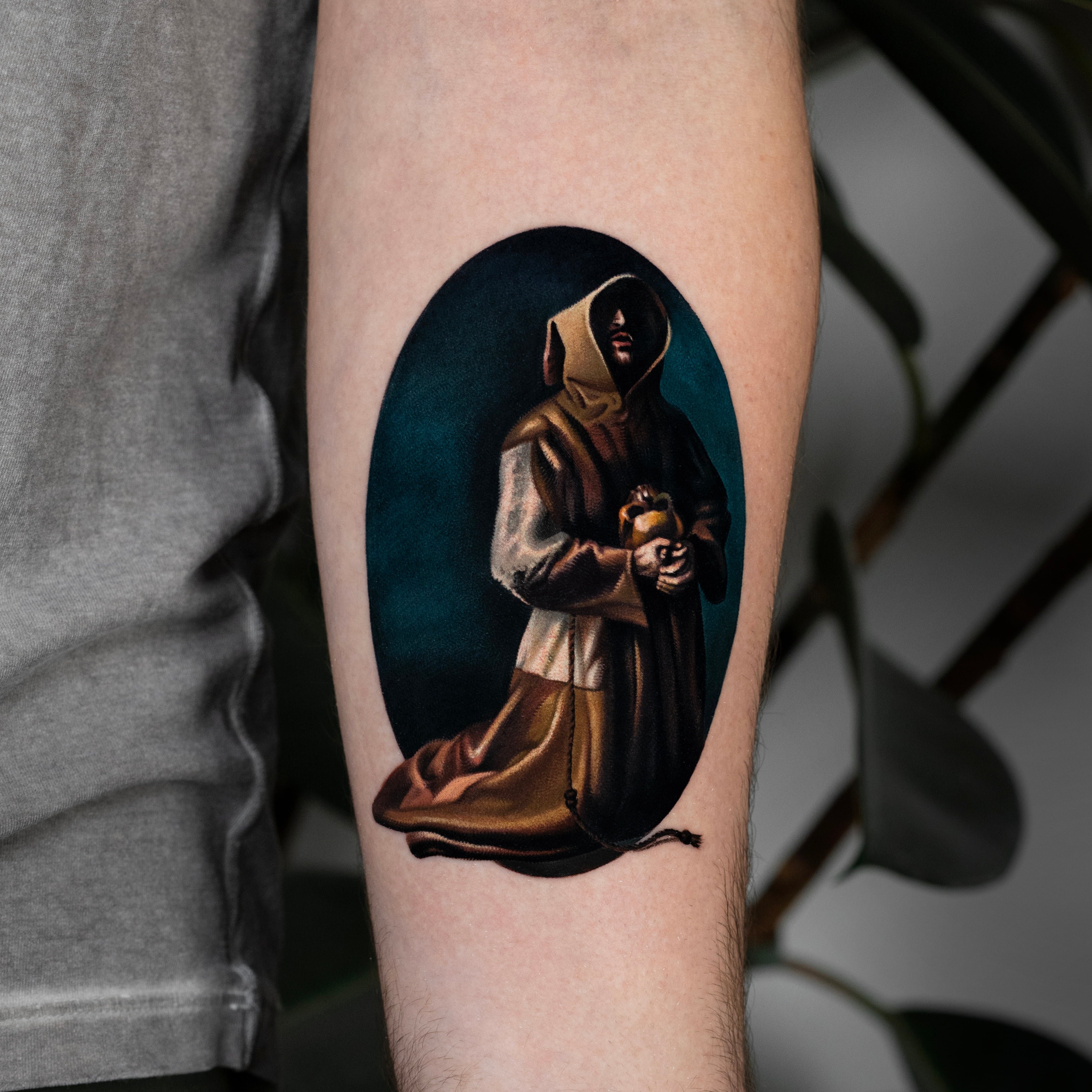 John Boy Tattoo small-tattoo-monk-color-realism-forearm-petit-tatouage-moine-avant-bras-tatuaje-pequeno-monje-antebrazo-john-boy-tattoo-israel