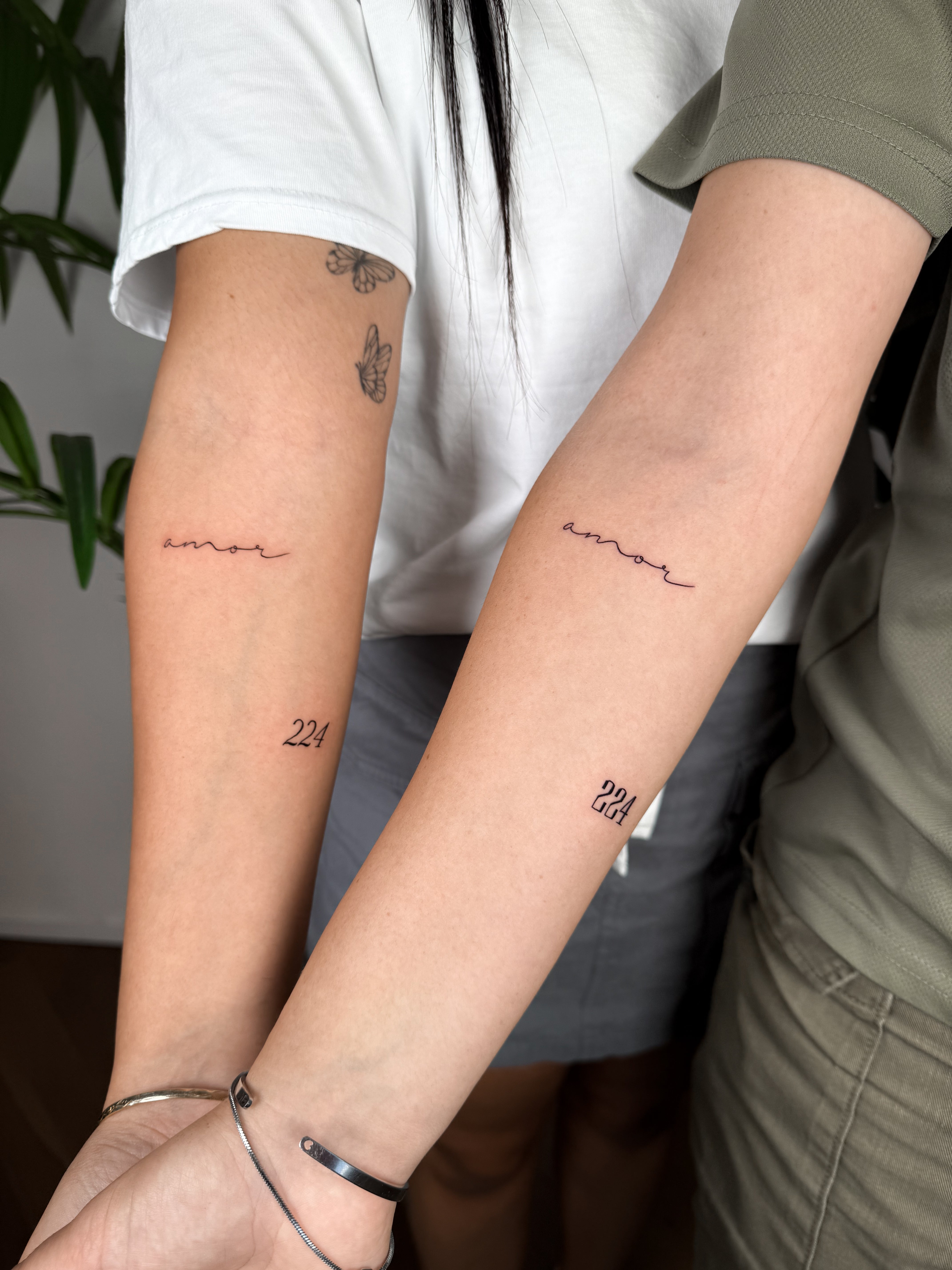 האמנות שבפרטים הקטנים: המדריך המלא לקעקועי המינימליזם של JonBoy - John Boy Tattoo