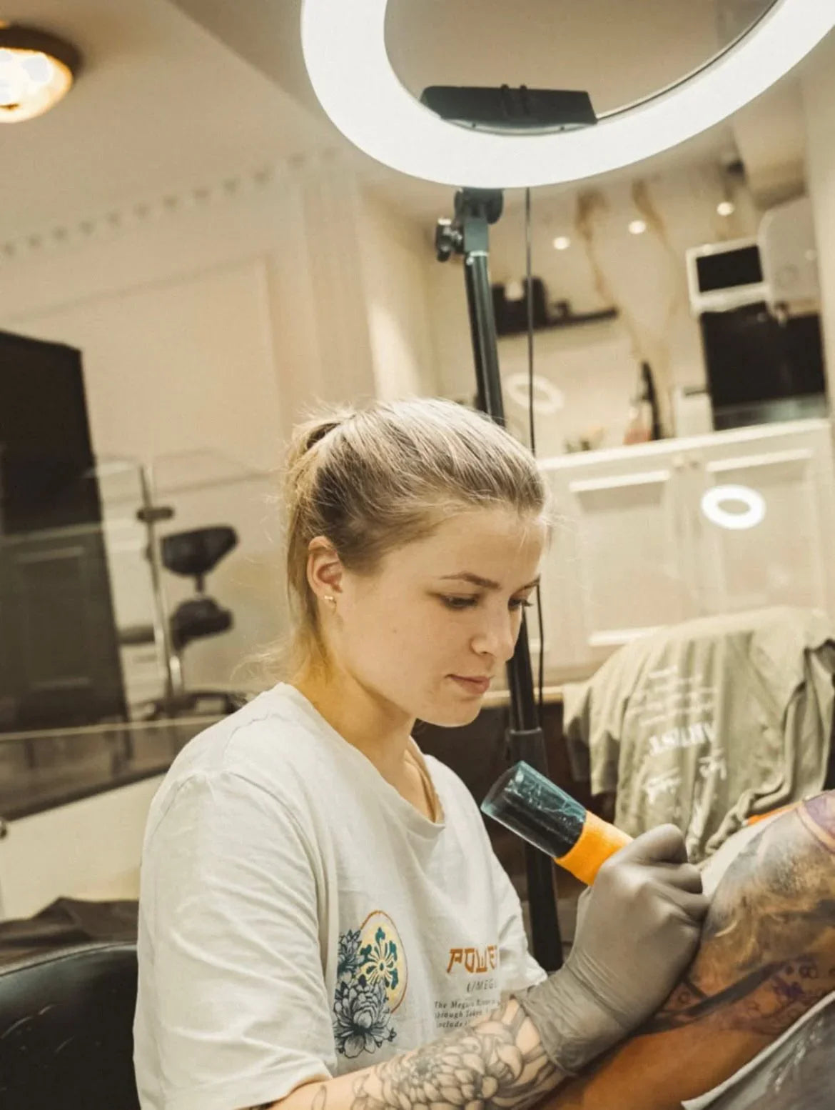 איך לבחור את האמן המושלם עבורך: מדריך לבחירת מקעקע בהתאם לסגנון ולחזון - John Boy Tattoo