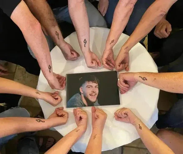 קעקועי זיכרון: אמנות שמנציחה אהובים ורגעים משמעותיים בחיים - John Boy Tattoo