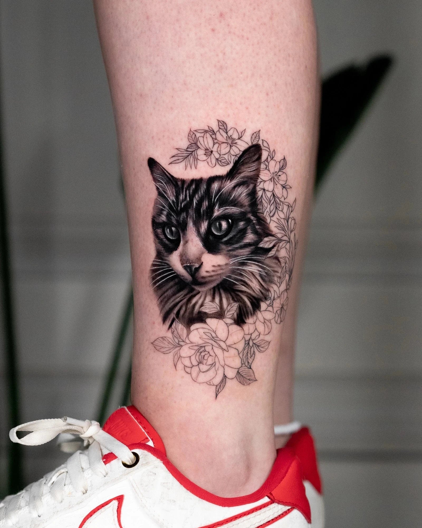 קעקועים וכושר: המדריך המלא לחזרה לאימונים (בלי להרוס את הדיו) - John Boy Tattoo