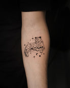 John Boy Tattoo small-tattoo-geometric-tiger-stars-moon-blackwork-petit-tatouage-tigre-geometrique-etoiles-lune-tatuaje-pequeno-tigre-geometrico-estrellas-luna-john-boy-tattoo-israel