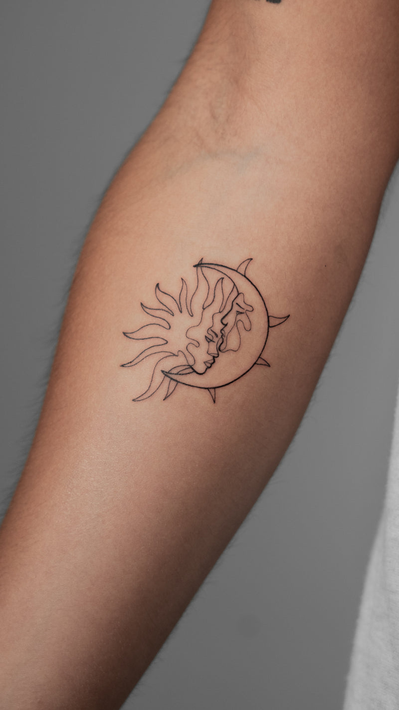John Boy Tattoo small-tattoo-sun-and-moon-faces-one-line-art-petit-tatouage-soleil-et-lune-une-ligne-tatuaje-pequeno-sol-y-luna-una-linea-john-boy-tattoo-israel