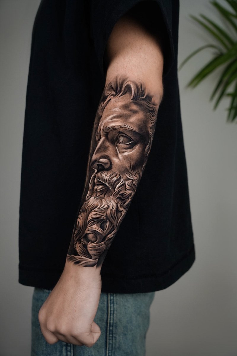 Ofir Meishar - אופיר מיישר – קעקוע מקצועי בסטודיו John Boy Tattoo תל אביב