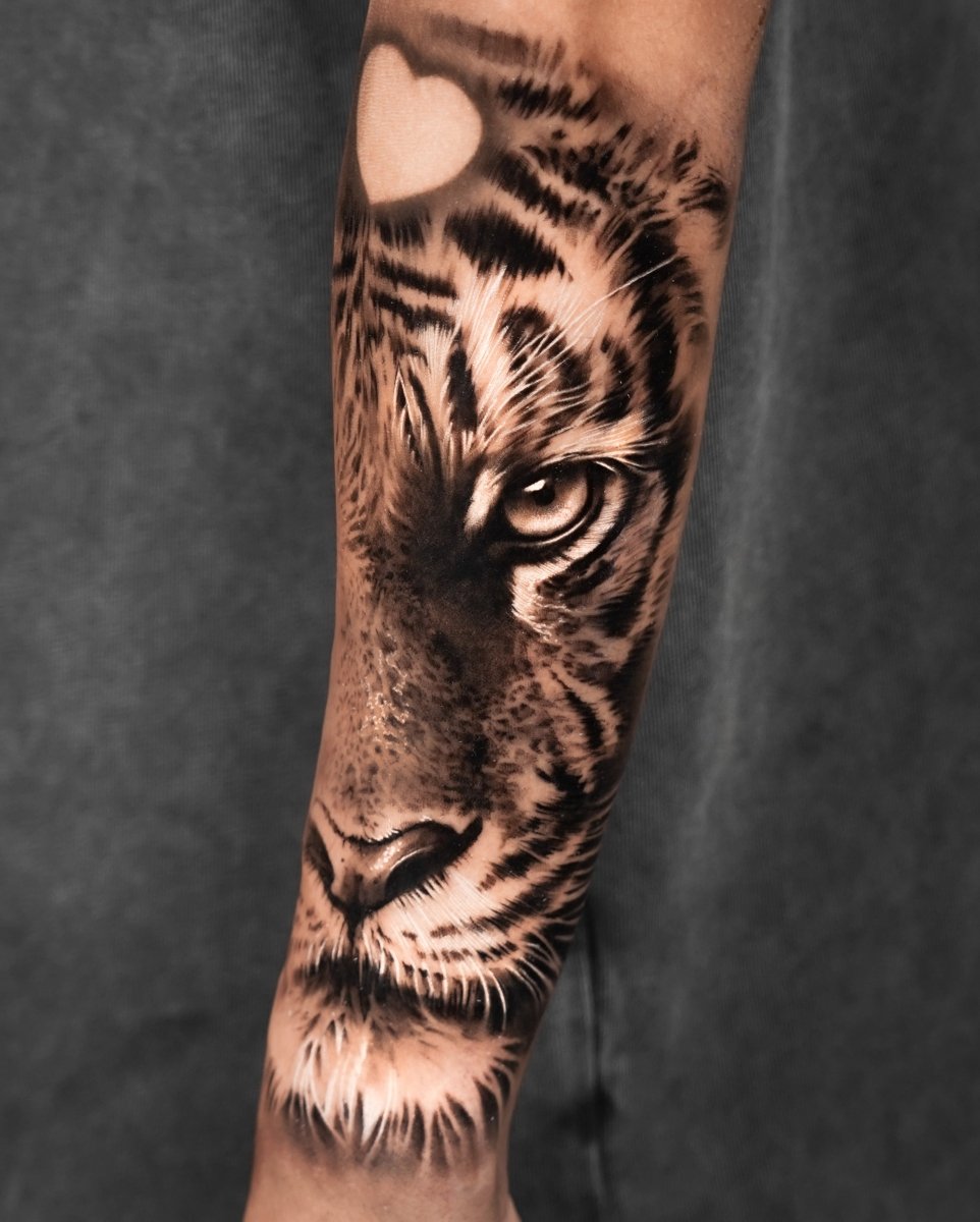 Yehonatan Chen - יהונתן חן – קעקוע מקצועי בסטודיו John Boy Tattoo תל אביב